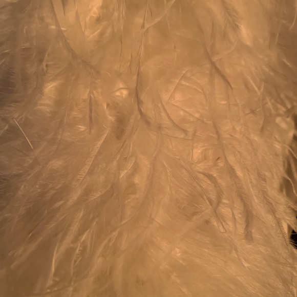 La Marque DIDINA | FEATHER SHRUG - Picture 5 of 5